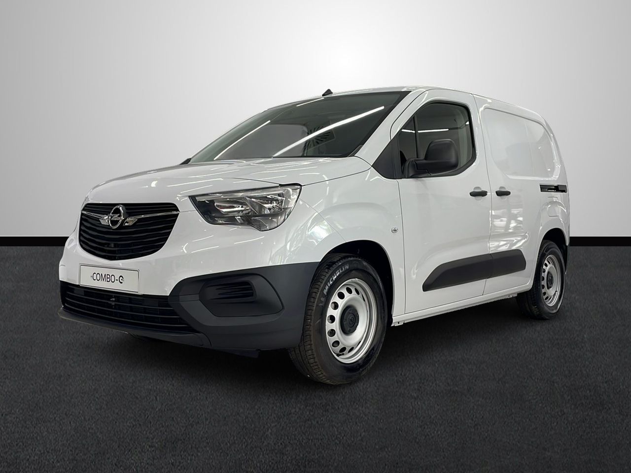 Opel combo e cargo l 800 kg 50 kwh 100 kw