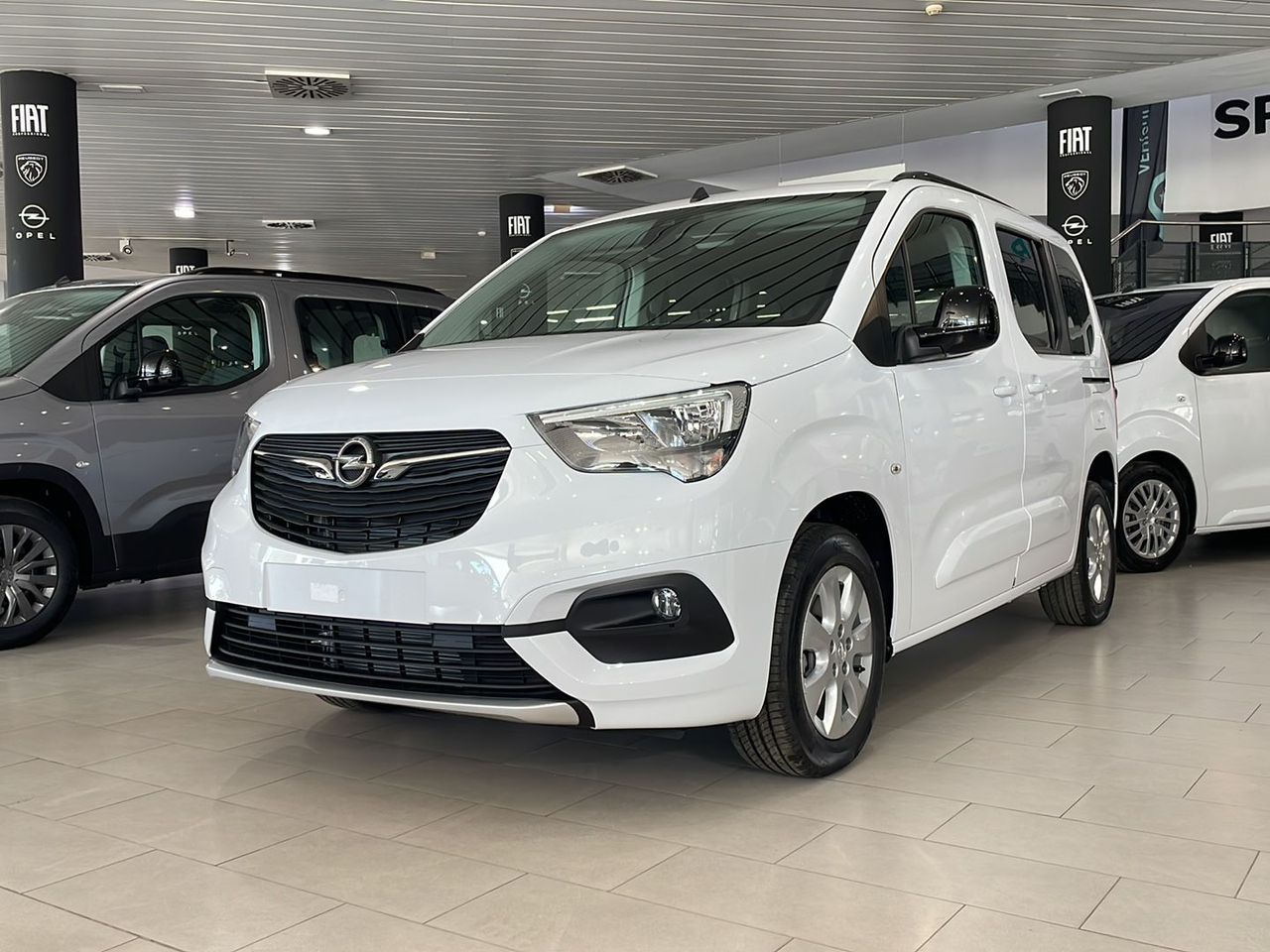 Opel combo-e life l elegance plus 100kw / 136 cv