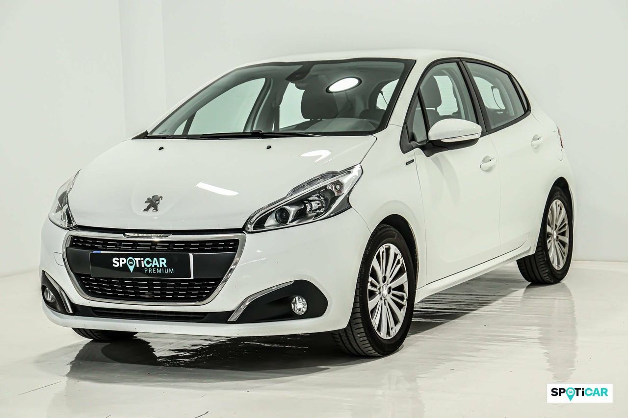 Peugeot 208  5p  1.2l puretech 60kw (82cv) signature